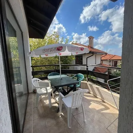 1 Bedroom In Bay View דירה קושריצה